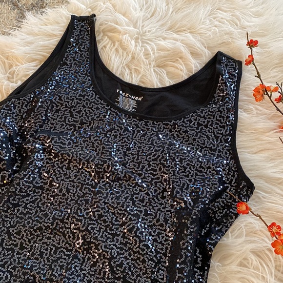 TEEZ-HER sequins top - Picture 2 of 9